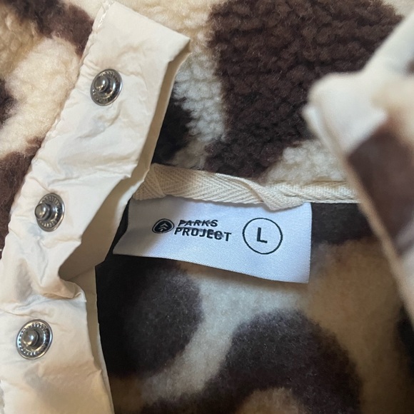 NWT Parks Projects UO Exclusive Geysers Trail High Pile Fleece Sweatshirt Size L - Picture 6 of 15